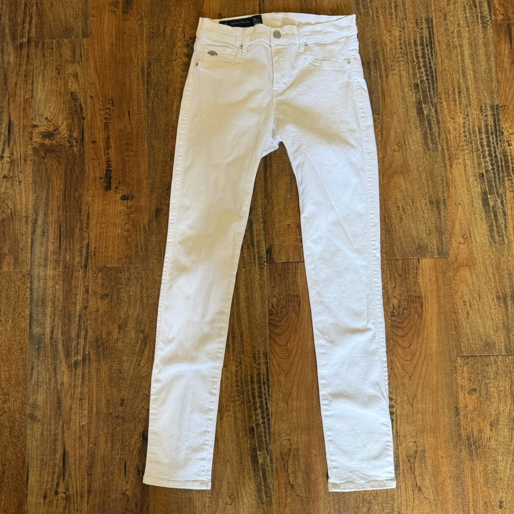 A|X Armani Exchange Women's Sz 28R‎ 32 Inseam Mid Rise White Jeans Super Skinny